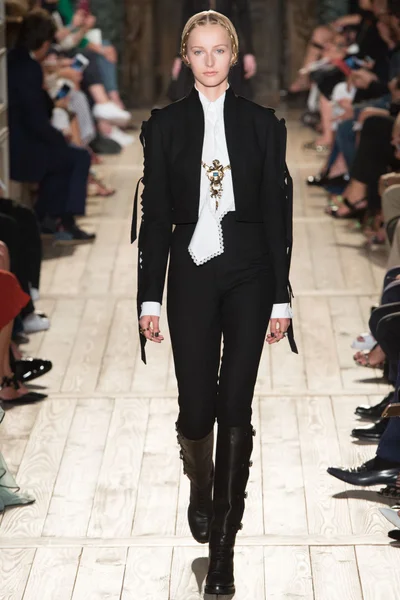 Look 6